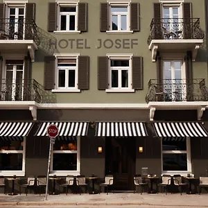 Boutique Josef فندق